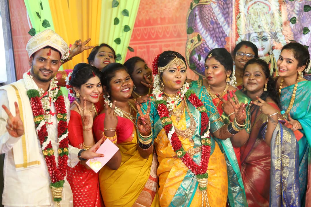 Sarika Weds Manju 28