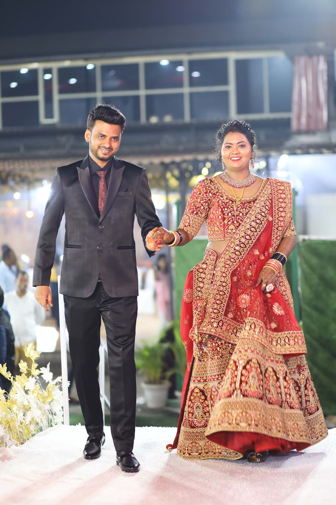 Sarika Weds Manju 21