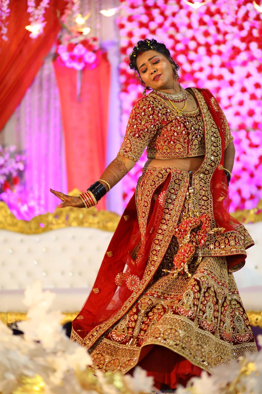 Sarika Weds Manju 40