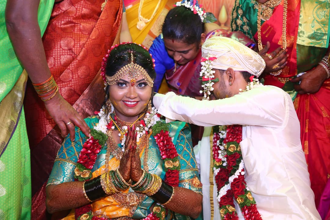 Sarika Weds Manju 6