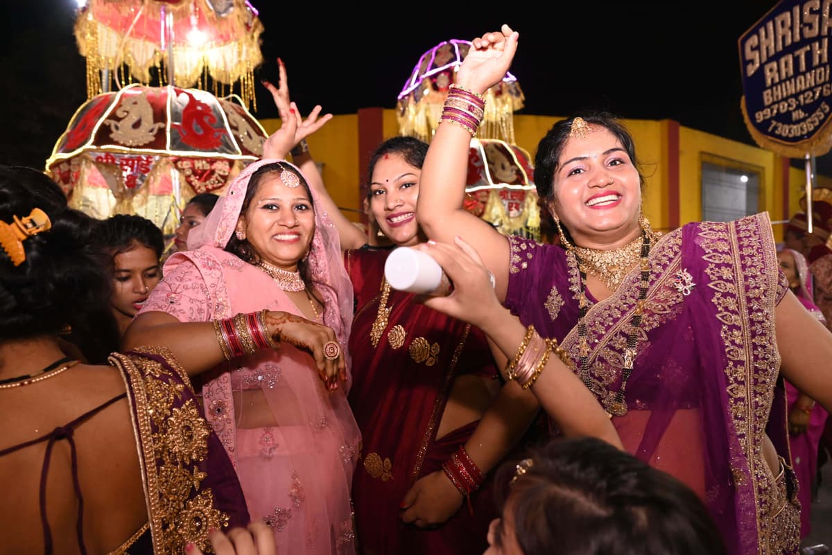 Wedding Photography - Barati dancing with joy